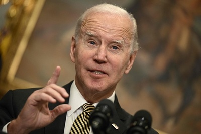 プーチン氏、ウクライナ侵攻で「極めて難しい立場」 米大統領