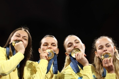 ウクライナにパリ五輪初の金 フェンシング女子サーブル団体
