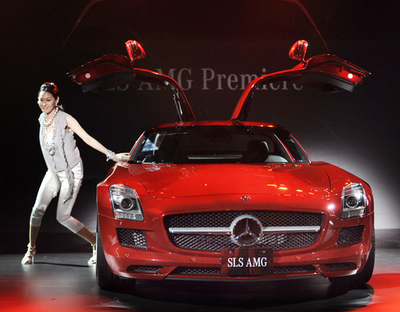 メルセデス・ベンツの新「SLS AMG」発売開始
