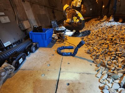 狭小空間をスルスル進む…韓国・トンネル点検に「ヘビ型」ロボット導入