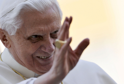 ローマ法王、「家族を看取る人に休暇を」