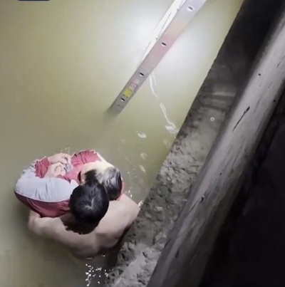 25歳の大学生が真冬の夜、水に落ちた人を救助 中国