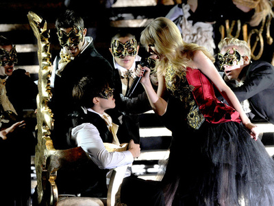 2012年度アメリカン・ミュージック・アワード、テイラー・スウィフトに注目！