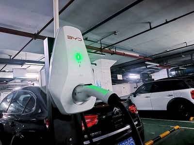 ガソリン車の給油並みの速さ BYDが高速充電のEVシステムを発表
