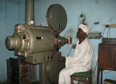 ダルフールのマンハッタン、「紛争もなんのその」のたくましい人々