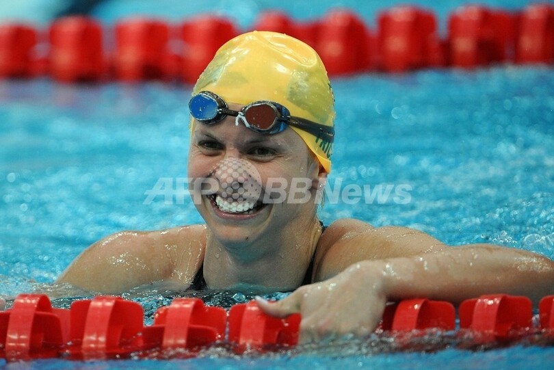トリケット 女子100メートルバタフライ制す