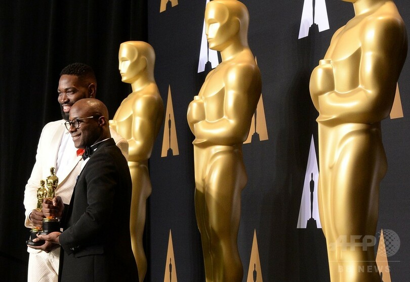 アカデミー賞ミス、担当者が主演女優賞の封筒渡す ツイッターに熱中？