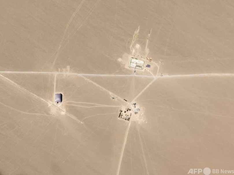 中国、砂漠でミサイル格納庫建設中か 衛星写真