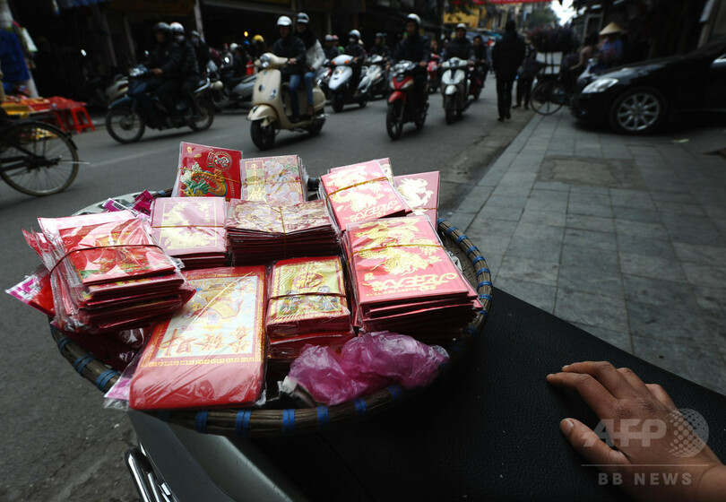 中国のお年玉「紅包」が電子化、巨大市場めぐる競争