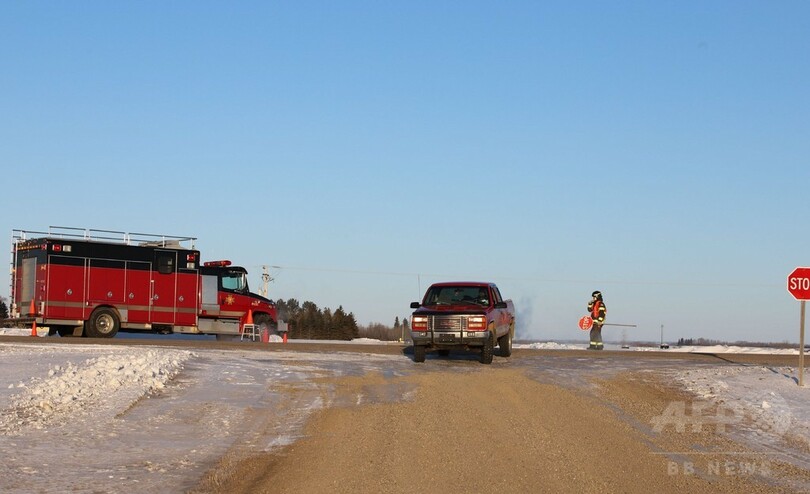 アイスホッケーチームのバスとトレーラーが衝突、死者15人に カナダ