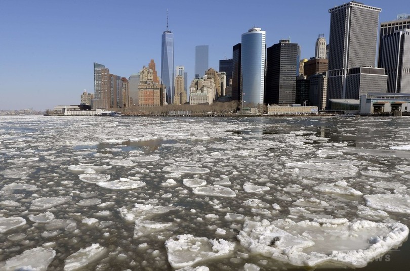 イーストリバーに氷張る 水上交通に影響 米ny 写真15枚 国際ニュース Afpbb News