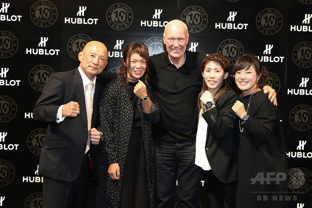 ウブロ「オールブラック」誕生10周年、吉田沙保里も祝福！