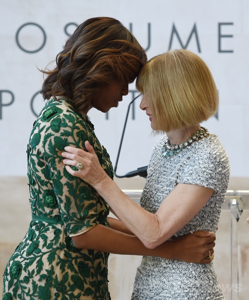 オバマ夫人がテープカット、アナ・ウィンター・コスチューム・センター開館式