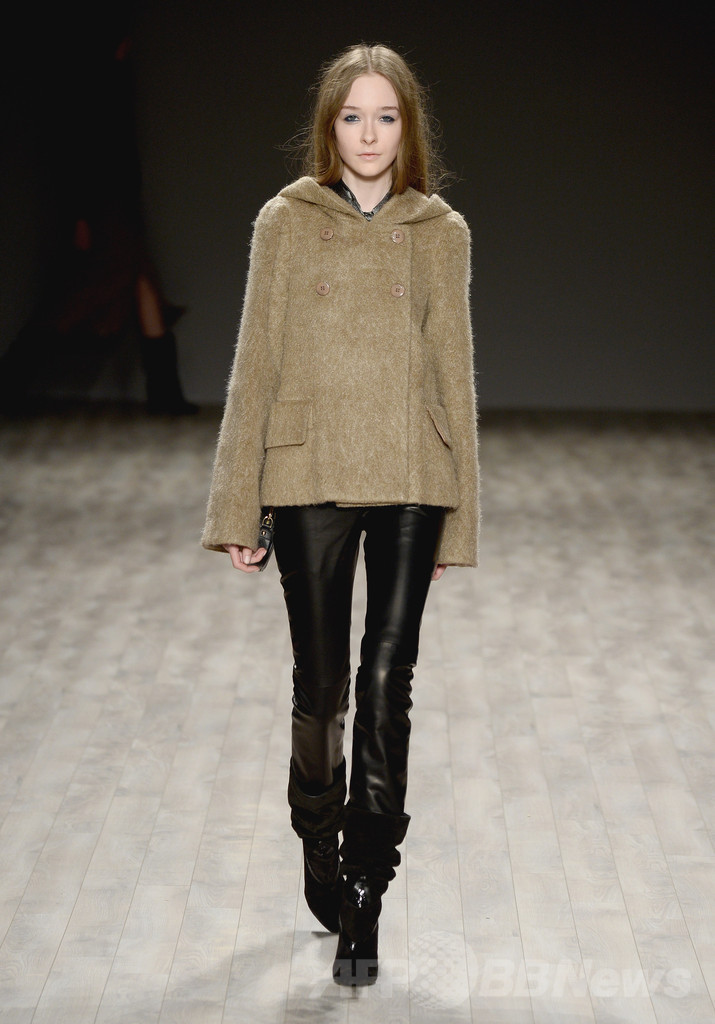 ＜14/15年秋冬NYコレクション＞ジル・スチュアート