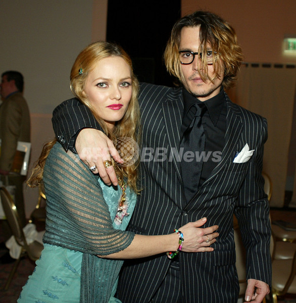 ジョニー・デップ、V・パラディと破局