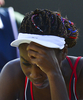ロンドン五輪は1日、ウィンブルドン（Wimbledon）でテニスの女子シングルス3回戦が行われ、米国のヴィーナス・ウィリアムス（Venus Williams）は6-7、6-7で大会第7シードのアンジェリーク・クルベール（Angelique Kerber、ドイツ）に敗れた。

落胆した様子を見せるヴィーナス・ウィリアムス（2012年8月1日撮影）。(c)AFP/Luis Acosta