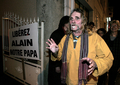 2008年3月31日、チャドの子ども103人をフランスに密出国させようとし誘拐未遂罪などで前年10月に拘束されたが釈放され、フランス東部Mourmelonの自宅へ戻った仏援助団体「ゾエの箱舟（Arche de Zoe）」のメンバー6人の1人、Alain Peligat氏。(c)AFP/ALAIN JULIEN
