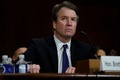 米上院司法委員会の公聴会で証言する最高裁判事候補のブレット・カバノー氏。米首都ワシントンで（2018年9月27日撮影）。(c)Andrew Harnik / POOL / AFP