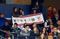 14MLB、ニューヨーク・ヤンキース（New York Yankees）対ボルチモア・オリオールズ（Baltimore Orioles）。ニューヨーク・ヤンキースの田中将大（Masahiro Tanaka）を応援する横断幕を掲げるファン（2014年4月9日撮影）。(c)AFP/Getty Images/Jim McIsaac