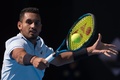 テニス、中国オープン、男子シングルス2回戦。リターンを打つニック・キリオス（2017年10月4日撮影）。(c)AFP/Nicolas ASFOURI
