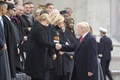 フランス・パリの凱旋（がいせん）門で開かれた第1次世界大戦終結100年記念式典の様子（2018年11月11日撮影）。(c)Ludovic MARIN / POOL / AFP