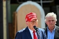 ハリケーン「ヘリーン」に見舞われたジョージア州バルドスタを訪れたドナルド・トランプ前大統領（2024年9月30日撮影）。(c)CHANDAN KHANNA / AFP