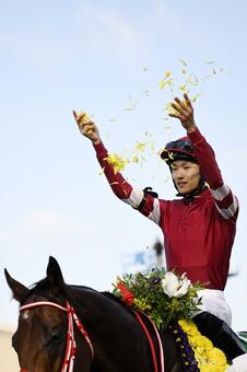 フォーエバーヤング、日本馬初のブリーダーズカップ・クラシック制覇