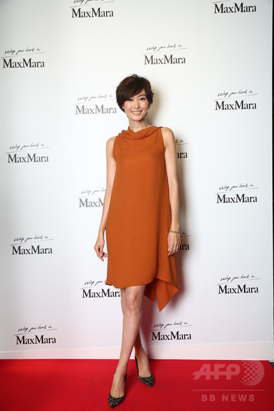 MAX MARA 田丸麻紀さん着用　フリルトレンチコート　38 ブラウン MAX MARA 田丸麻紀さん着用 フリルトレンチコート 38 ブラウン