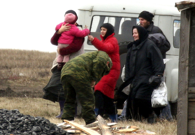 洞穴立てこもりの露カルト教団、新たに3人が外に