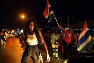 ガンビアのジャメ前大統領が出国、亡命先は赤道ギニア