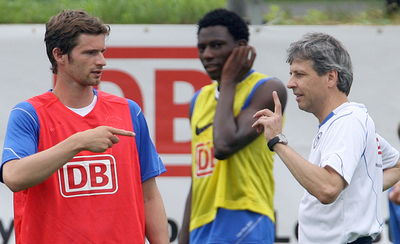 ヘルタ 新監督の下練習を再開