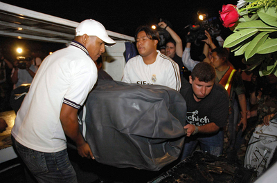 マドリードの空港テロ、被害者の遺体が帰国 - エクアドル