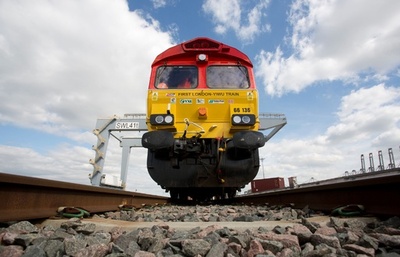 英国と中国結ぶ初の貨物列車、復路便がロンドンを出発