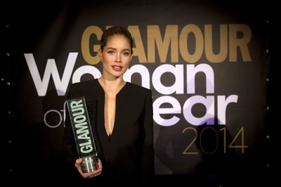 ドウツェン・クロース、オランダ版『グラマー』誌主催の「ウーマン・オブ・ザ・イヤー」受賞