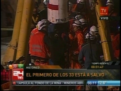 チリ鉱山落盤事故、作業員ついに地上に