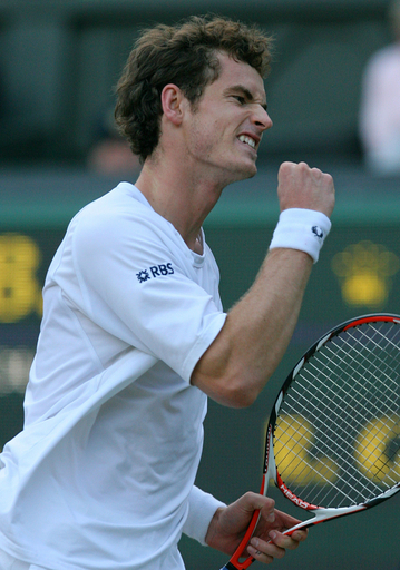 マレー 逆転で四大大会初の8強入り