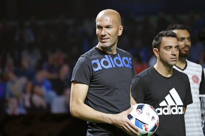 ジダン氏、ベンゼマが「代表に残れるよう願っている」