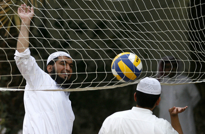 サウジで社会復帰目指すグアンタナモの元収容者