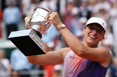 シフィオンテクが全仏3連覇 パオリーニに圧勝でGS5勝目