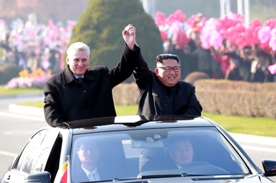 金正恩氏、キューバ議長と会談 「極めて重要な問題」で意見交換