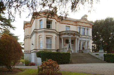 アイルランドの大使公邸、94億円で販売中