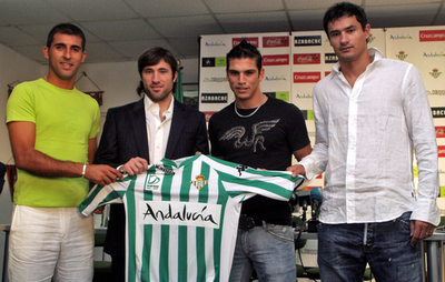 ベディス 新戦力の入団会見