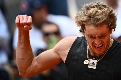 ズベレフが大逆転勝利 全仏敗退の瀬戸際で頭は「休暇の予定」