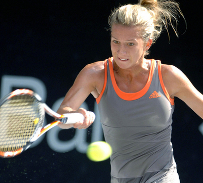 ドマホウスカ クレイバスを破り準々決勝へ