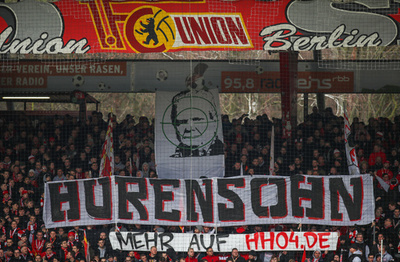 侮辱の横断幕に試合放棄、浮き彫りになった独サッカー界の溝