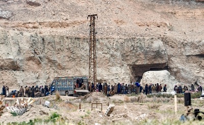 IS戦闘員らが続々投降、「カリフ制国家」壊滅後 シリア東部