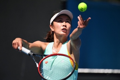 消息不明の中国テニス選手、国営メディア記者が写真公開