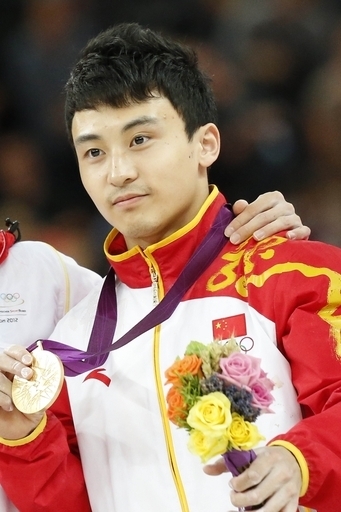 フォン・ジュが平行棒で金メダル、和仁4位で佑典8位