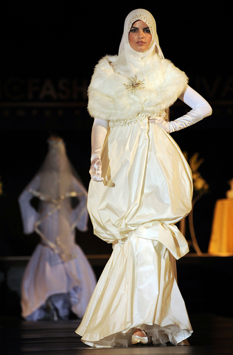 ＜イスラム・ファッション・フェスティバル＞Syahirahらが新作を発表