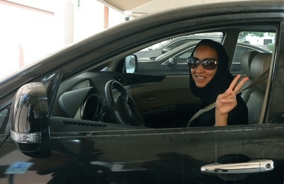 女性の運転解禁求め攻勢に出る女性たち、サウジアラビア